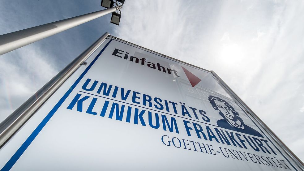 Der mit dem Ebola-Virus infizierte US-Bürger wird in Frankfurt behandelt. (Archivbild) Foto: Boris Roessler