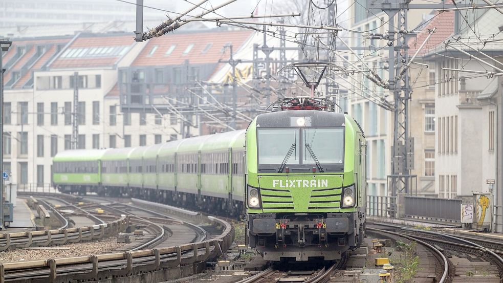 Flixtrain ist bisher der einzige größere Wettbewerber der Deutschen Bahn im Fernverkehr. (Archivbild) Foto: Soeren Stache