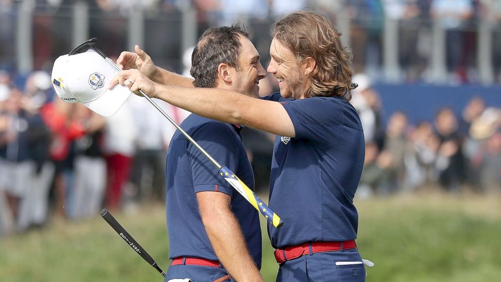 Tommy Fleetwood (r) und Francesco Molinari beim Ryder Cup 2018 in Paris. (Archivbild) Foto: David Davies
