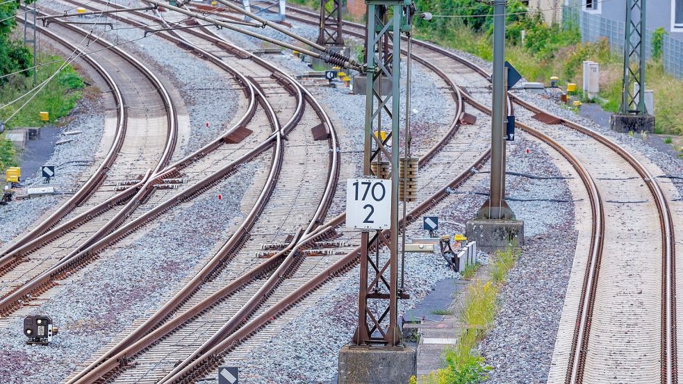 Zuletzt wurde deutlich mehr in die Bahninfrastruktur investiert - die Allianz Pro Schiene geht aber davon aus, dass das Niveau nicht lange gehalten wird. (Symbolbild) Foto: Jens Büttner
