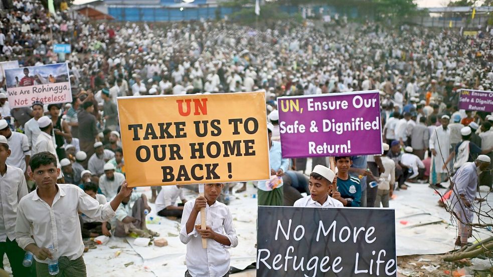 Rohingya-Flüchtlinge leben teils seit Jahrzehnten in Bangladesch (Archivbild) Foto: Mahmud Hossain Opu/AP/dpa