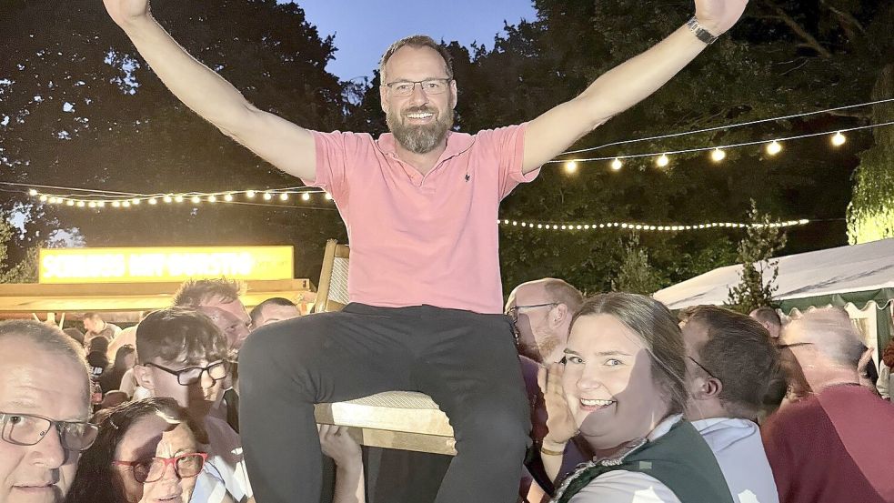 Arno Marks ist neuer König beim Schützenverein Gut Ziel Strücklingen. Am Wochenende wird gefeiert. Fotos: Mareike Plaggenborg/Schützenverein Gut Ziel Strücklingen