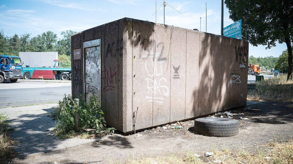 Um die Toiletten auf Deutschlands Autobahn-Rastplätzen zu erneuern, bräuchte es Hunderte Millionen Euro. (Archivbild) Foto: Hannes P. Albert/dpa