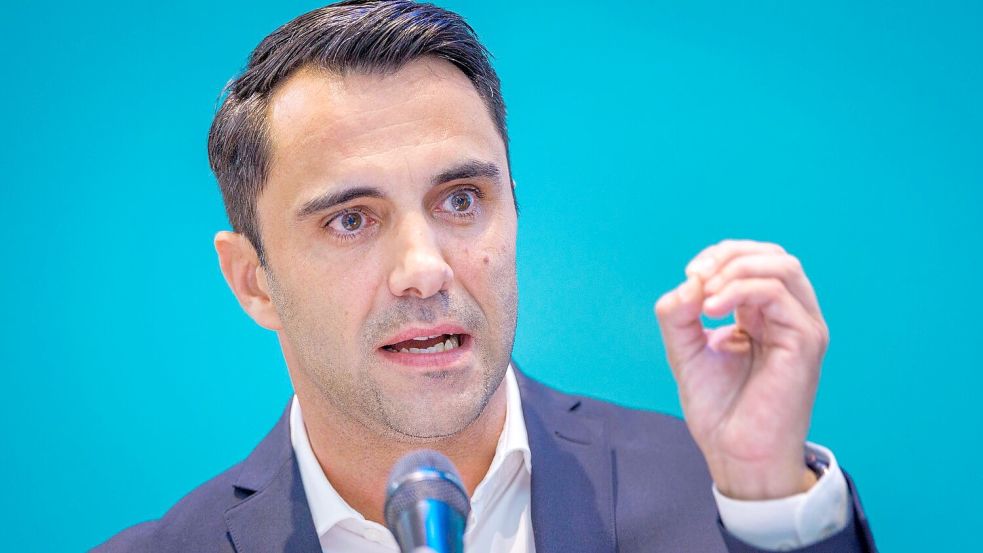 „Jens Spahn ist als Vorsitzender der Unionsfraktion nicht mehr tragbar“, sagt Spahns Parteifreund Daniel Peters. (Archivbild) Foto: Jens Büttner