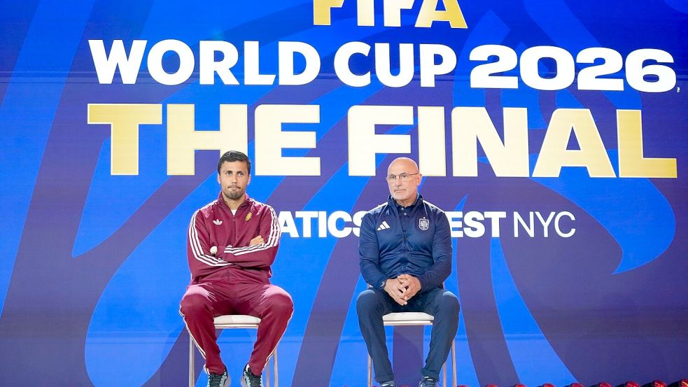 Rodri (links) und Luis de la Fuente gehen selbstbewusst ins WM-Finale gegen Argentinien. Foto: Frank Franklin II