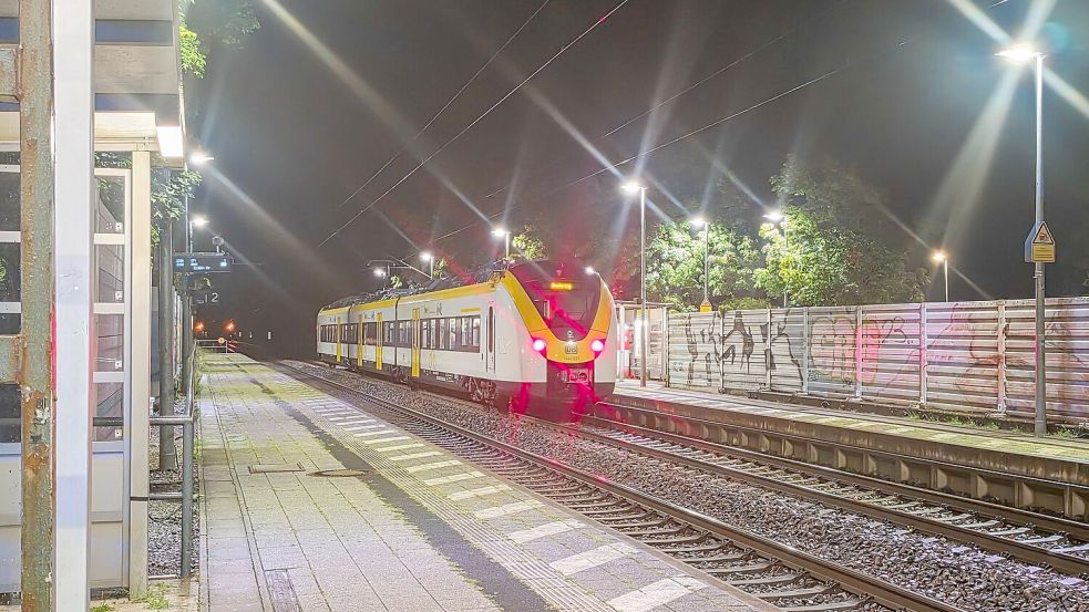 Der Zug soll mit 120 km/h unterwegs gewesen sein. Foto: Melanie Keul/EinsatzReport24 /dp