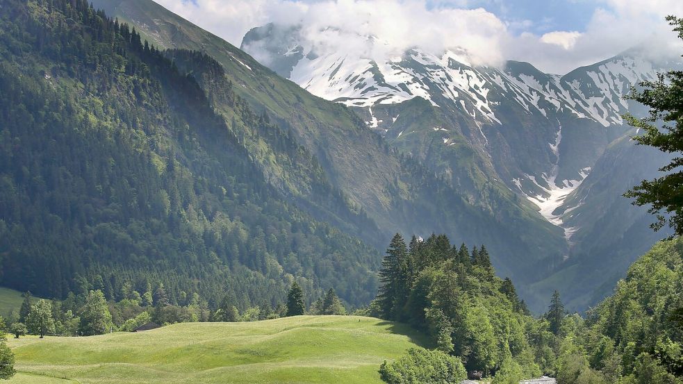 Zwei deutsche Kletterer sind in Österreich abgestürzt. (Symbolbild) Foto: Karl-Josef Hildenbrand