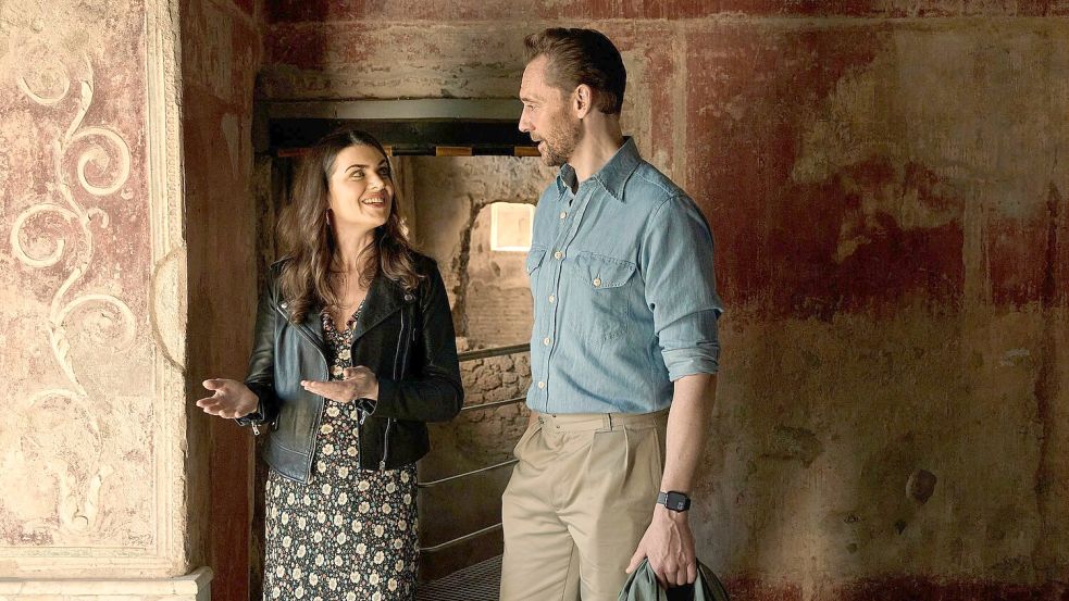 Gemeinsam mit Archäologen begibt sich Tom Hiddleston in Pompeji auf die Spur von Menschen, die den Ausbruch des Vesuvs möglicherweise überlebten. Foto: Paolo Verzone/National Geographi