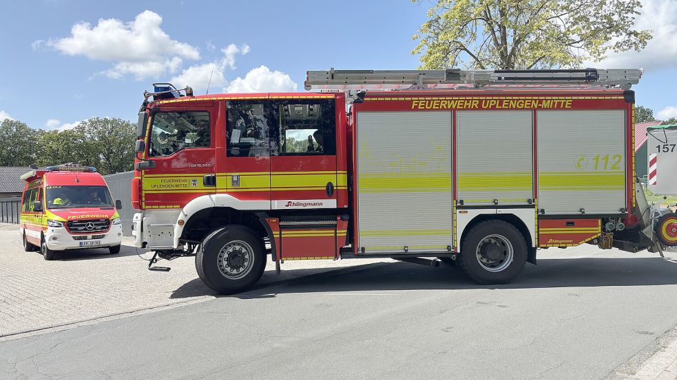 Die Feuerwehr Uplengen-Mitte war im Einsatz. Foto: Lars Löschen