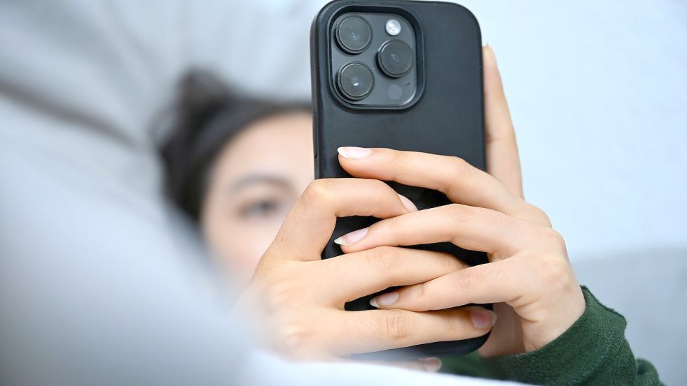 In Frankreich greift künftig ein Social-Media-Verbot für unter 15-Jährige. (Symbolbild) Foto: picture alliance/dpa