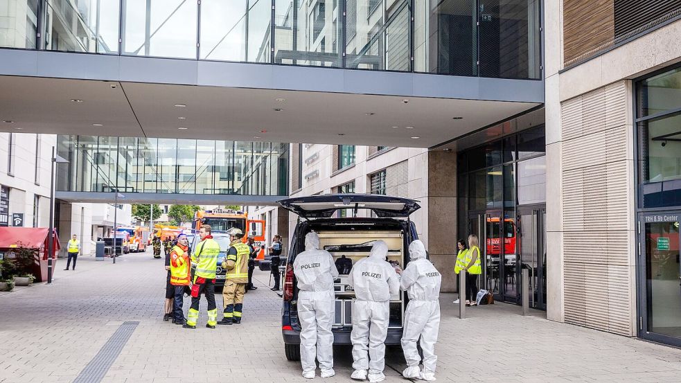 Das Einkaufszentrum wurde zwischenzeitlich abgesperrt. Foto: Christoph Schmidt