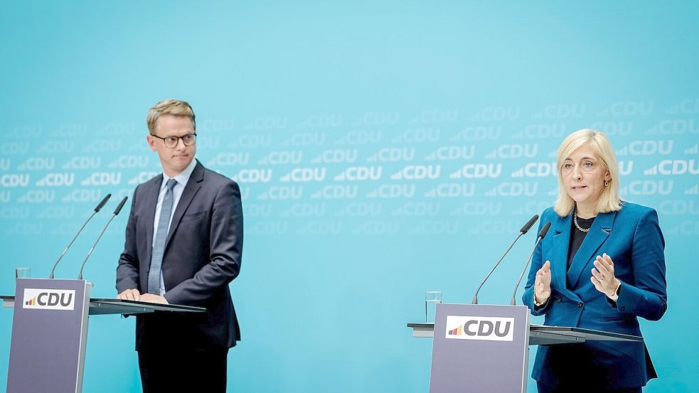 Das sind nur zwei Personen, um die es bei der großen Rochade von Friedrich Merz geht. Foto: Kay Nietfeld/dpa