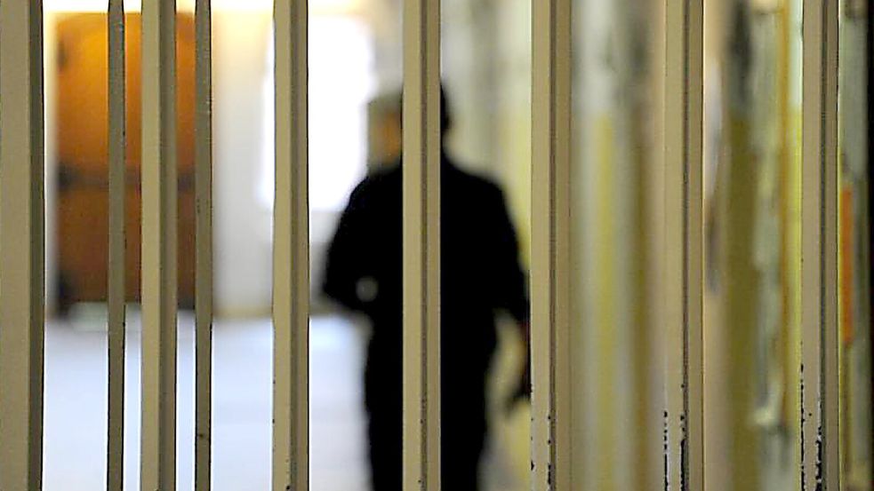 In manchen Bundesländern hat mehr als jeder zweite Häftling keinen deutschen Pass. Das schadet der Resozialisierung. Foto: dpa/Carsten Rehder