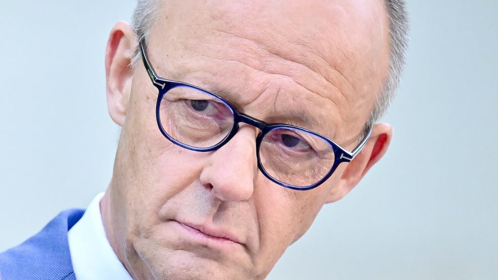 Der Kanzler schraubt weiter an seiner Personalrochade. Foto: Sebastian Gollnow/dpa