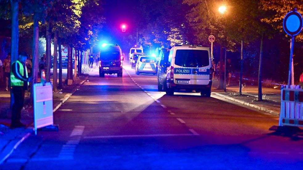 Ein Auto fuhr in eine Menschenmenge. Foto: Fabian Sommer/dpa