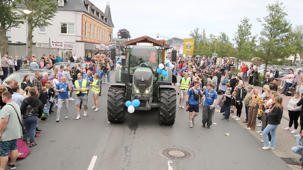 Das "Fest der 1000 Laternen" in Augustfehn ist immer sehr gut besucht. Foto: Hans Passmann/Archiv