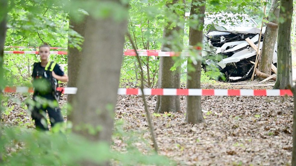 Tatfahrzeug: Mit diesem Fahrzeug fuhr der mutmaßliche Täter am Rande des Tiergartens in eine Menschenmenge. Foto: Sebastian Gollnow/dpa