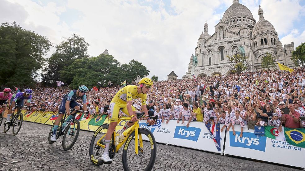 Pogacar kämpfte auch in Paris noch um den Tagessieg - diesmal vergeblich. Foto: Thomas Padilla