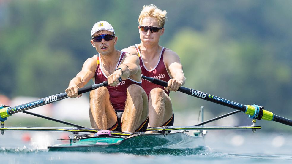 Der Zweier zwischen Frederik Breuer (links) und Leonard Brahms wurde gesprengt. Foto: Imago