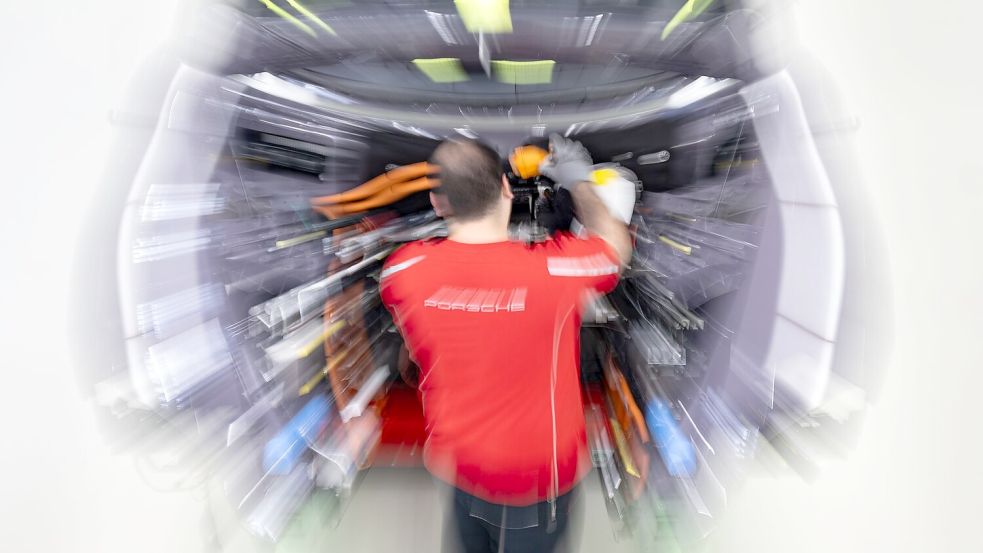 Bei Porsche sollen noch mehr Stellen wegfallen. (Archivbild) Foto: Marijan Murat