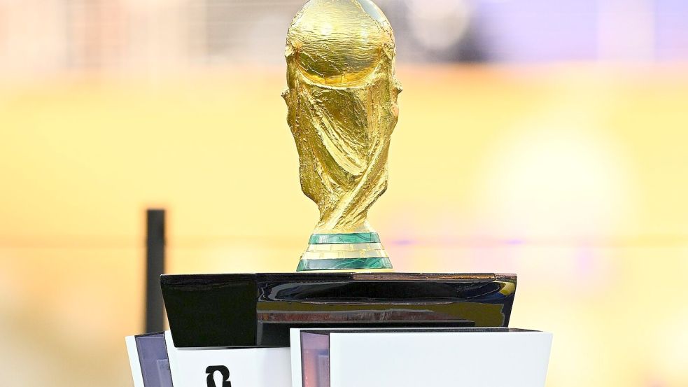 Die FIFA will kommerzielle Rechte auch an der WM verkaufen. (Archivbild) Foto: Tom Weller/dpa