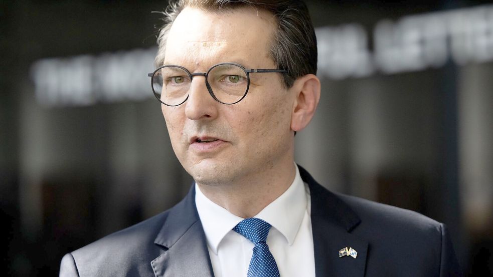 BMW-Chef Milan Nedeljkovic ist noch keine drei Monate im Amt, muss aber bereits einen Jobabbau verkünden. (Archivbild) Foto: Sven Hoppe