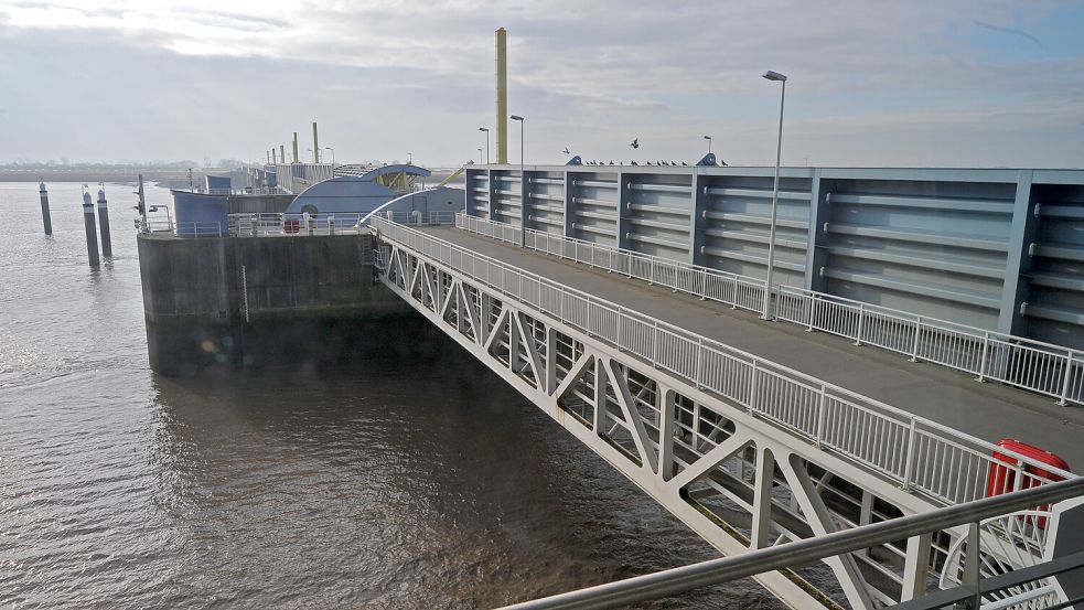 Das Emssperrwerk soll bei der Verbesserung der Wasserqualität eine entscheidende Rolle spielen. Foto: Klaus Ortgies/Archiv