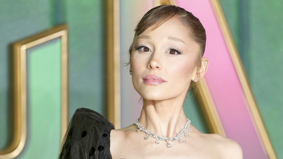 Ariana Grande veröffentlicht ihr neues Album „petal“. (Archivbild) Foto: Scott A Garfitt/Invision/dpa