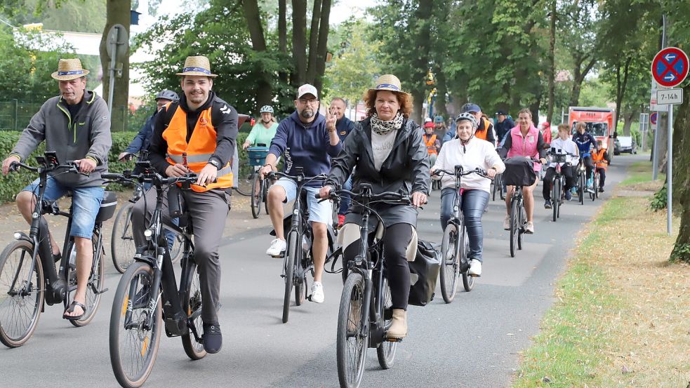 Rund 500 Radler traten beim 46. Volksradfahren in Thüle in die Pedale.