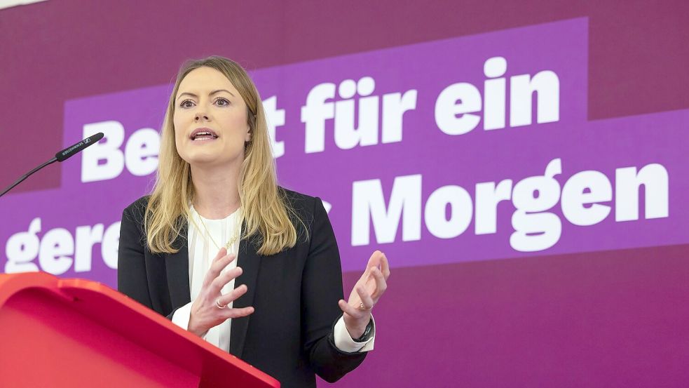 Clara Bünger von der Linken warnt vor „höheren Mauern“. (Archivbild) Foto: Jürgen Lösel/dpa