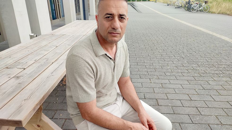 Beim Genozid an den Jesiden verlor Mekhael Rasho mehrere Angehörige, seine Schwester wurde verschleppt. Heute lebt er mit seiner Familie in Osnabrück. Foto: Lukas Reynert