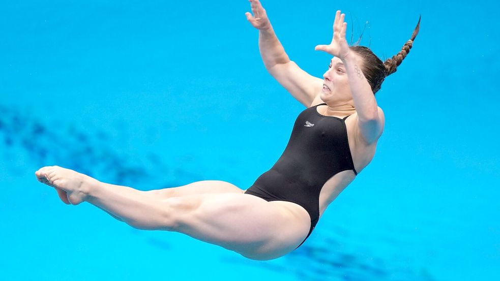 Lena Hentschel gewinnt mit Synchron-Partner Luis Avila Sanchez gewinnt sie bei der EM Bronze. Foto: Ng Han Guan/AP/dpa
