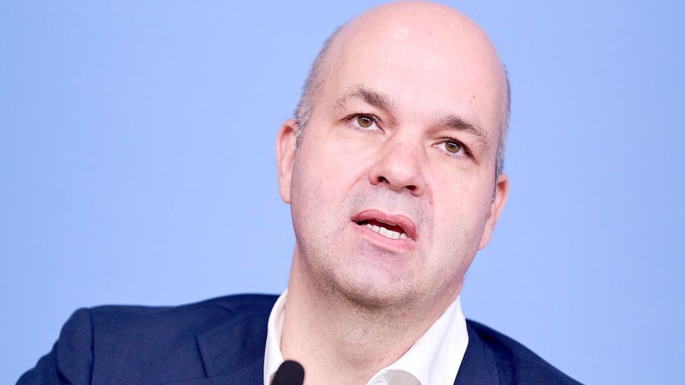 DIW-Chef Marcel Fratzscher ist dafür, die abschlagsfreie „Rente mit 63“ abzuschaffen. (Archvbild) Foto: Annette Riedl