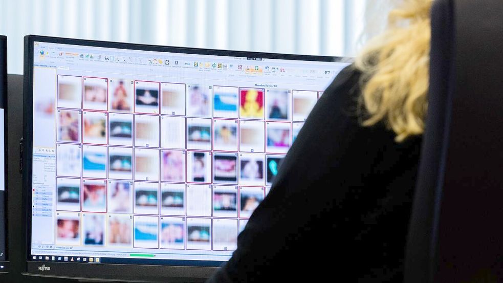 Polizeibeamte und Staatsanwälte müssen die sichergestellten Dateien sichten. Foto: Rolf Vennenbernd/DPA/Archiv