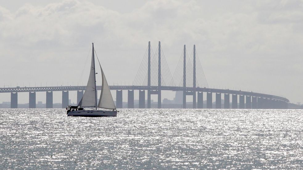 Die Öresundbrücke ist für viele Liebende der Weg von Dänemark nach Schweden. Foto: dpa/Steffen Trumpf