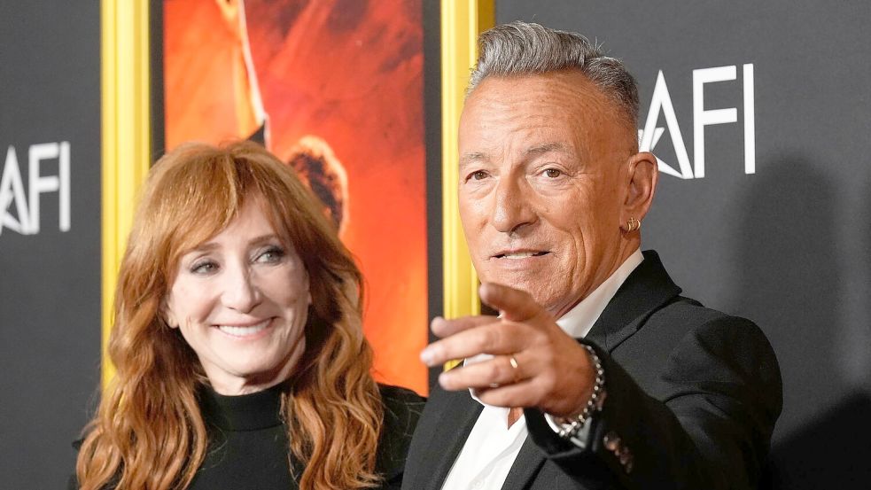 Springsteens Frau Patti ist auch Mitglied der legendären E Street Band, die den Rockmusiker seit Jahrzehnten begleitet. (Archivbild) Foto: Chris Pizzello/Invision/AP/dpa