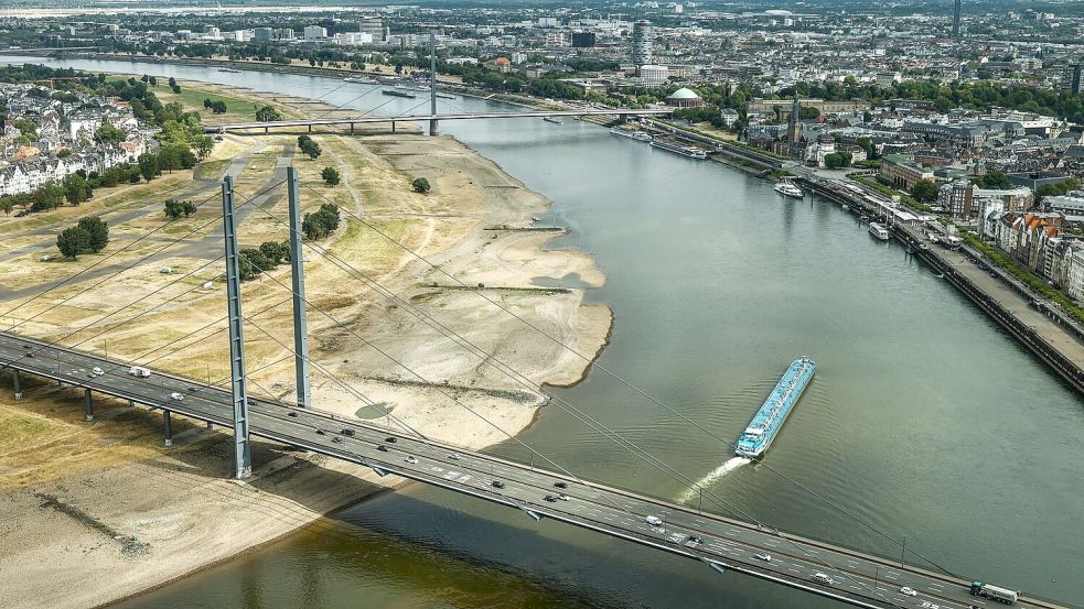 Das Bundesverkehrsministerium soll laut einer Vorlage der Landesverkehrsminister ein Flottenförderprogramm für niedrigwassergeeignete Schiffe vorlegen. Foto: Oliver Berg