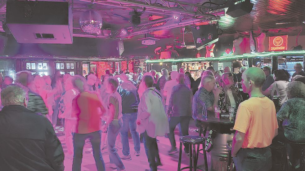 Gut besucht war die zweite „DiscoÜ55“ in der Diskothek Limit im Gewerbegebiet Ihrhove-Nord. Foto: Seniorenbeirat Westoverledingen
