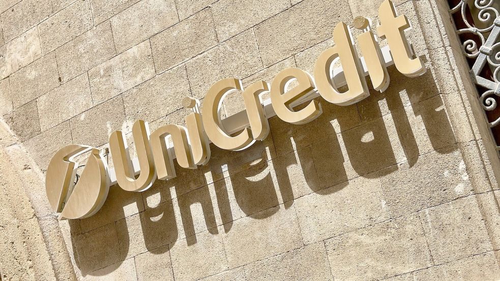 Die italienische Großbank Unicredit erwartet nach jüngsten Aussagen bald die Kontrollübernahme der Commerzbank. (Archivbild) Foto: Peter Kneffel/dpa