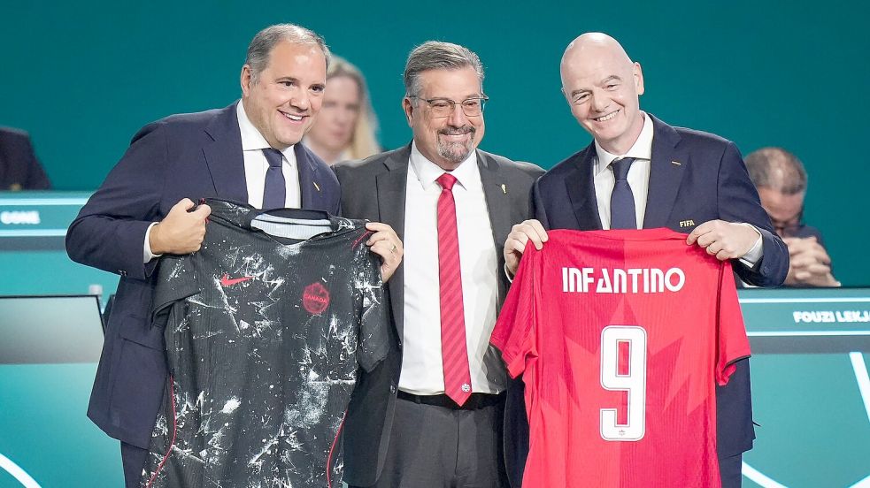 Montagliani (l.) und Infantino (r.) könnten zu Rivalen werden. (Archivbild) Foto: Darryl Dyck