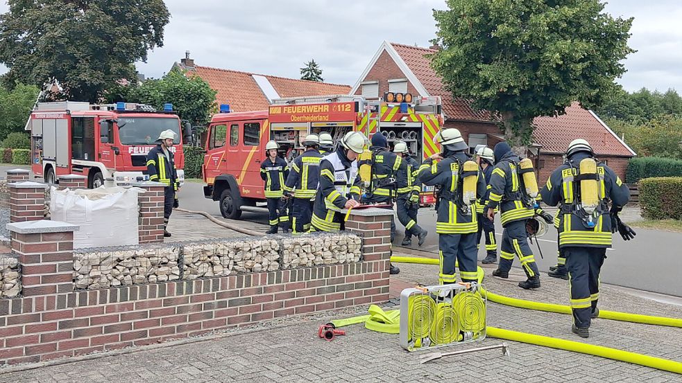 Die Feuerwehren Weener Oberrheiderland und Weener sind am Freitagnachmittag nach Diele alarmiert worden. Foto: Joachim Rand