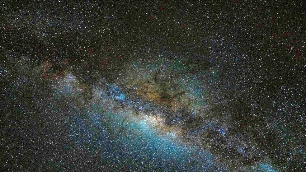 Viele Kinder wachsen nahezu komplett ohne Blick in den Sternenhimmel auf - weil er selten so zu sehen ist wie hier über der Atacama-Wüste. Foto: Esteban Felix
