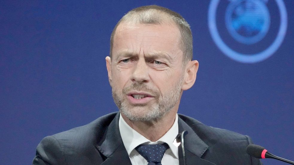 Aleksander Ceferin führt den Aufstand gegen Gianni Infantino an. (Archivbild) Foto: Darko Vojinovic/AP/dpa