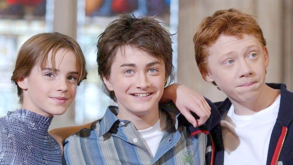 Die Harry-Potter-Filme machten Emma Watson (l-r), Daniel Radcliffe und Rupert Grint zu Stars - so sahen die sie im Jahr 2002 aus. (Archivbild) Foto: Andy Butterton/Press Association