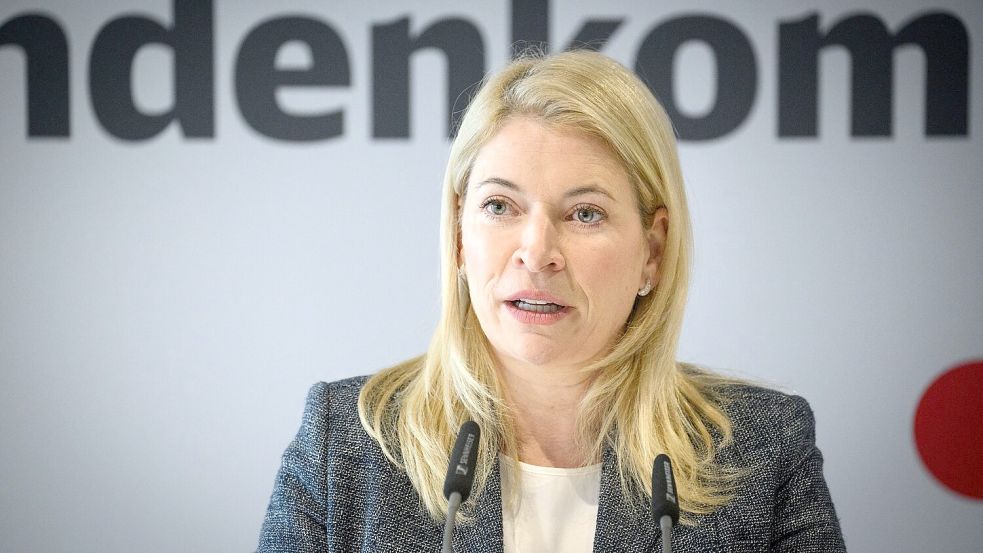 Bahnchefin Evelyn Palla kündigte Anfang Juli eine Überprüfung der Generalsanierungen an. (Archivbild) Foto: Bernd von Jutrczenka