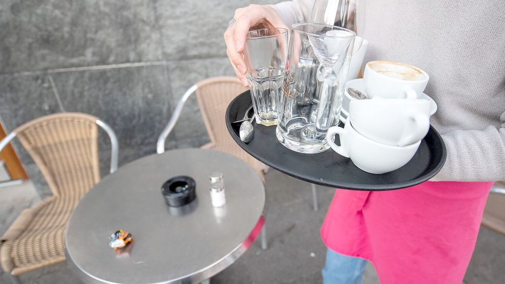 Nach Berechnungen des Bundesinstituts für Bevölkerungsforschung (BiB) lag die Wochenarbeitszeit pro Kopf 2025 im Schnitt um 0,3 Stunden unter dem Rekordniveau von 2023. Foto: Sebastian Gollnow