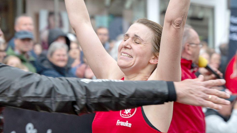 Erfolgsmoment: Frauke Buntjer hat in diesem Jahr den Ossiloop gewonnen. Foto: Klaus Ortgies