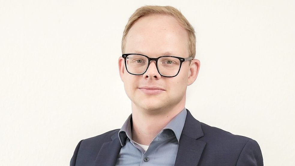 Julian Jetses will in Aurich Bürgermeister werden. Foto: Bebold Werbeagentur