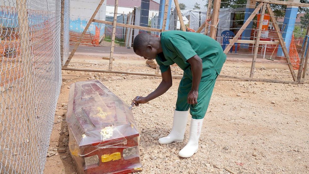 Bereits mehr als 2.000 Menschen starben im Kongo an Ebola. (Archivbild) Foto: Dieudonne Dirole