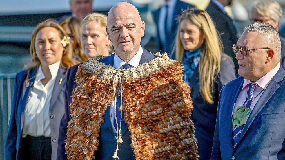 Gianni Infantino, hier bei der Auslosung der Frauen-WM 2023 in Auckland, hat nicht mehr das Vertrauen des neuseeländischen Verbands. (Archivbild) Foto: Alan Lee/Photosport NZ via AP/dp